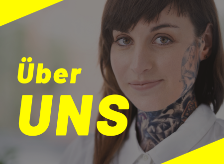 Links ist ein Schriftzug 